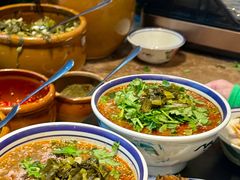 -云阿蛮云南生烫牛肉米线(奉贤路店)