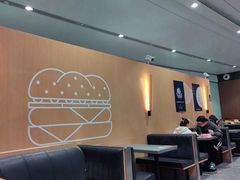 大堂-麦当劳(北京大兴机场二层国内到达(安检外)店)