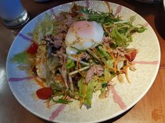 熟金枪鱼佐温泉蛋沙拉-醉虎传(南锣鼓巷店)