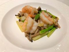 蟹味菇芦笋炒海虾球-Yan Ting 宴庭中餐厅(上海静安瑞吉酒店)