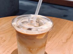海盐焦糖冰拿铁-素咫咖啡CLIFEROSE