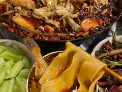 -鸿顺老铁锅美蛙鱼府(解放碑店)
