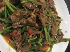 小炒黄牛肉-忆口香龙虾(长沙直营二店)