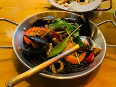 缤纷墨鱼汁海鲜意面-囧吉香生蚝牛排馆(湖北路店)