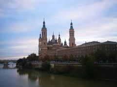 -皮拉尔圣母圣殿主教座堂