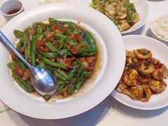 -阿瓦山寨·湘菜现炒·剁椒鱼头王(咸阳总店)
