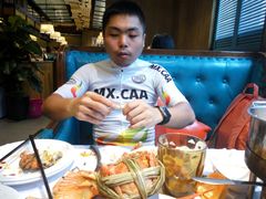 -领鲜活海鲜榴莲自助火锅(东门店)