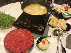 -鲜入围煮花胶鸡海鲜火锅