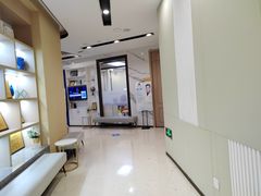 -柏乐口腔医院·舒适化无痛种植牙中心(东盟商务区院)