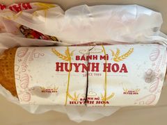 -Bánh Mì Huynh Hoa