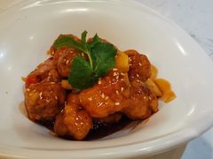 椰果菠萝咕噜肉-闻见中国海南菜(K11店)