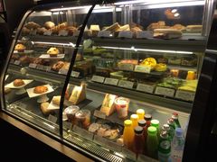 面包甜点陈列柜-星巴克(广州中华广场B1层店)