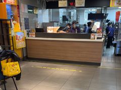 -麦当劳(上海虹桥站30B检票口楼上)