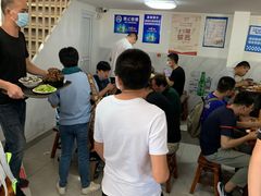 等位区-宝瑞门钉肉饼店