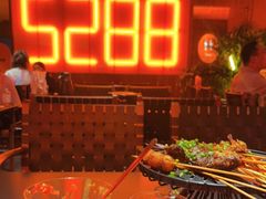 -何师烧烤Pro ·江湖川菜·小龙虾·精酿(太古里旗舰店)
