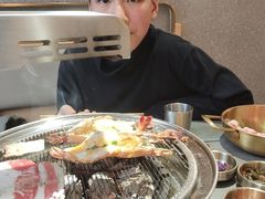 -围炉肉舍•炭烤活鳗•丹东海鲜烤肉(步行街店)