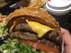 -The Habit Burger Grill 哈比特汉堡(复兴soho店)