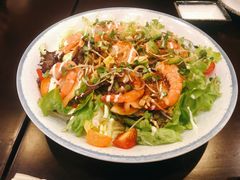 三文鱼油梨沙拉-松子料理(亮马桥店)
