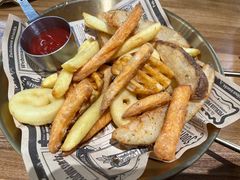 -Dragon Pizza•圆脸龙披萨·牛排餐厅