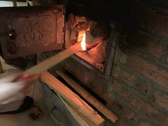 -粘豆包柴火铁锅炖