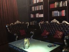 -GAGA主题量贩式KTV平价店(工大店)