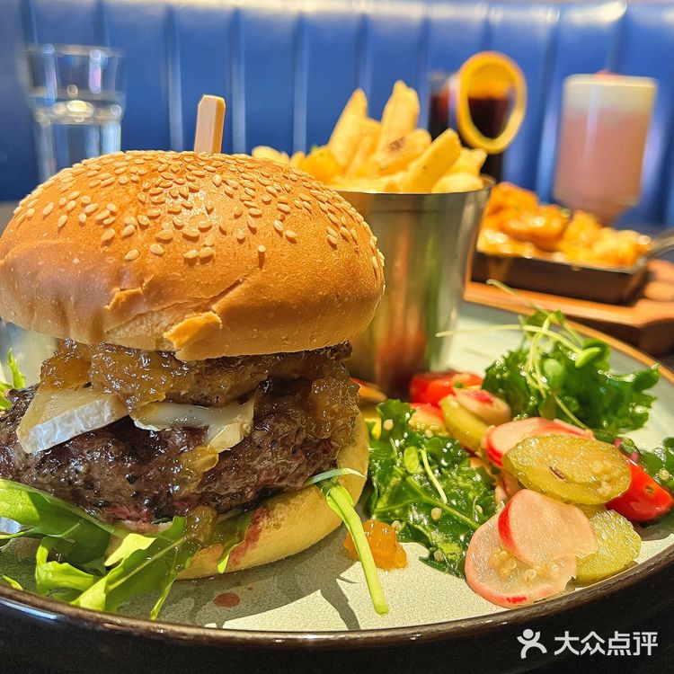 蟹肉牛排大宴炙爱肉食