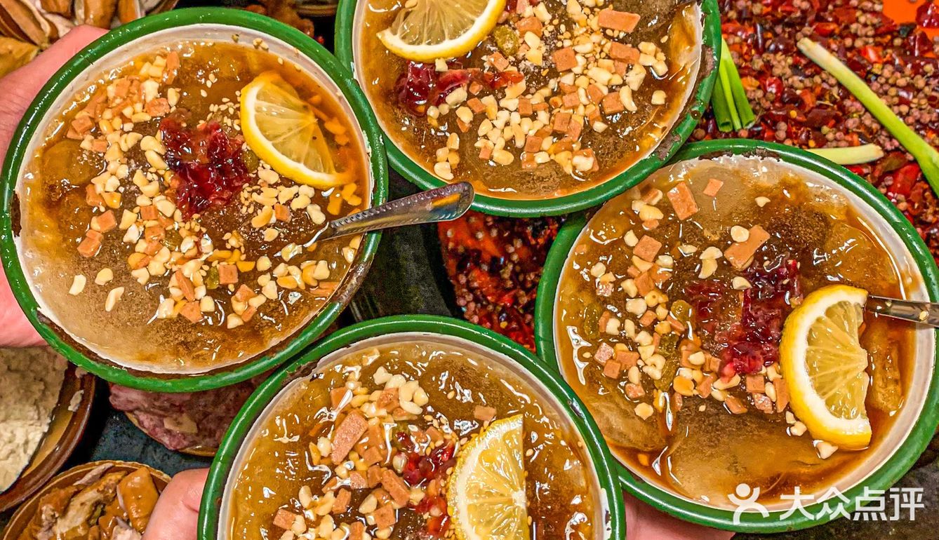 重庆🆘土著N刷的市井梯坎火锅‼️烫银耳绝了