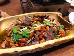 -老滇山寨•云南特色菜•地方菜•民族风情歌舞表演(金碧店)