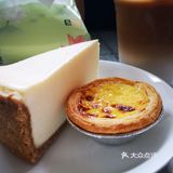 加了个蛋挞，解解我的甜食瘾。拿出冰箱里的cheese