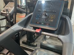 -思迈威健身(积玉桥万达店)