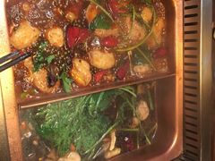 麻辣养生锅-老牌坊云南鱼豆花火锅(嵩山店)