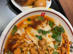 -顺溜·手工刀削面·黑金店(铜锣湾店)