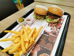 -The Habit Burger Grill 哈比特汉堡(世博店)