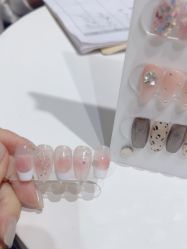 -进巍美甲美睫