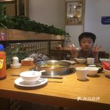 。哇噻他们家的烤鸭简直太好吃了，黄瓜的分量也很足