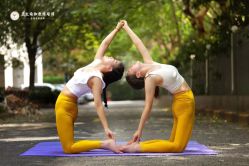 -亚太瑜伽普拉提学院