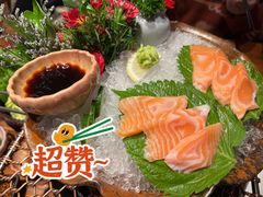 三文鱼刺身-黑牛の店·和牛烧肉(大悦城店)