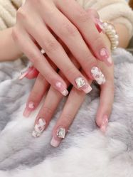 -灰姑娘美甲美睫馆