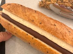 生巧克力炼奶脆皮夹心-CARINO BAKERY&CAFE(人广来福士店)