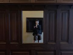-Nathalie Djurberg与Hans Berg“牛皮纸包裹的月亮”-Prada荣宅当季展览