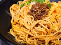 杂酱热干面-巷内锅盔(西城都荟店)