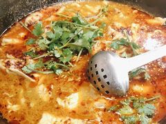 -灶知轩湘西石锅鱼(万佳广场店)