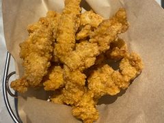 -必胜客(尹山湖歌林公园店)