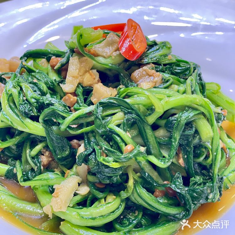 【获奖无数】清心鸡的白切鸡和红烧乳鸽究竟有几好味?