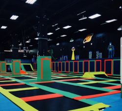 -蹦贝运动中心·蹦床·攀岩·闯关(龙岗店)