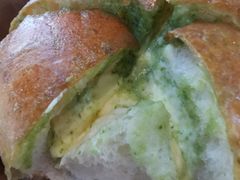 韩式网红蒜香奶酪包-啊噗吐呦现场烘焙(麦凯乐店)