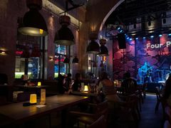 -FOUR PLAY BAR
