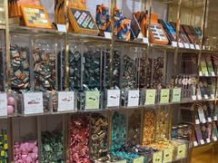 -VENCHI 闻绮(上海佛罗伦萨小镇店)