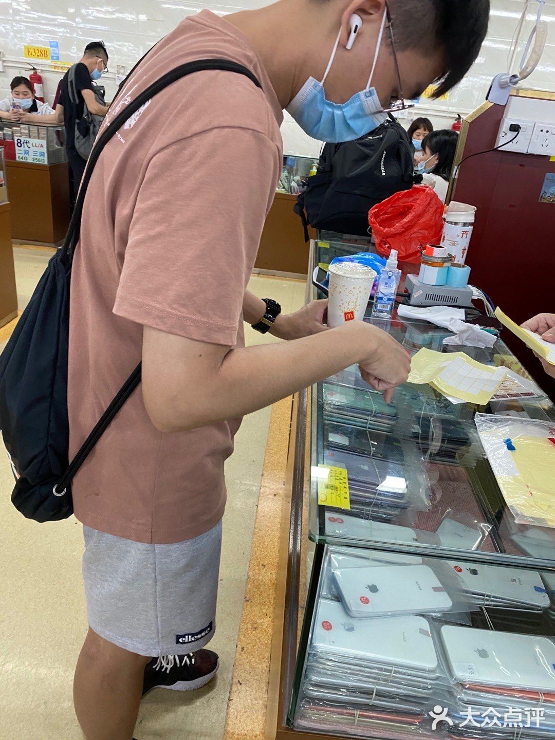 深圳遍地是黄金是真的？！华强北真的是批发天堂！
