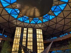 -上海滴水湖皇冠假日酒店